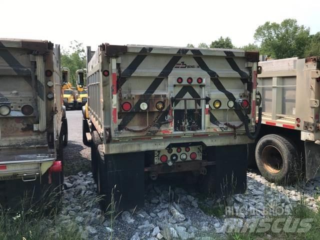 Mack CV713 Piaskarki i solarki