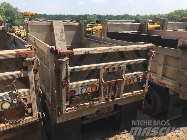 Mack CV713 Lemiesze i pługi śnieżne