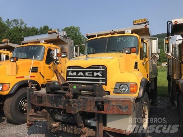 Mack CV713 Piaskarki i solarki