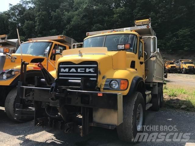Mack CV713 Lemiesze i pługi śnieżne