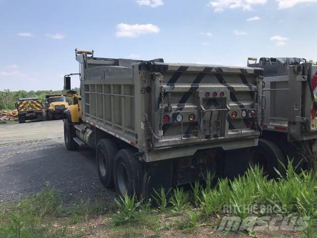Mack CV713 Lemiesze i pługi śnieżne