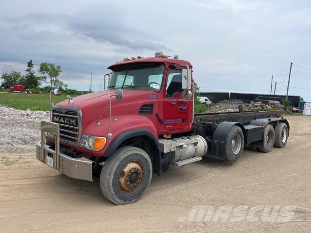 Mack CV713 Bramowce