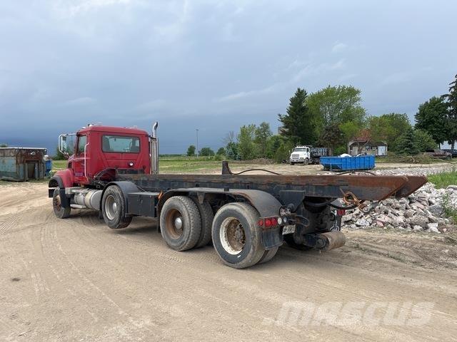 Mack CV713 Bramowce