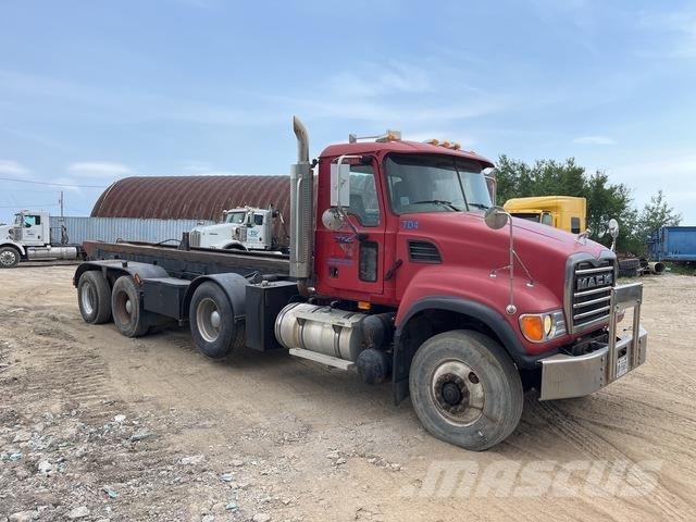Mack CV713 Bramowce