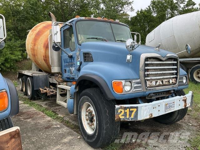 Mack CV713 Inne