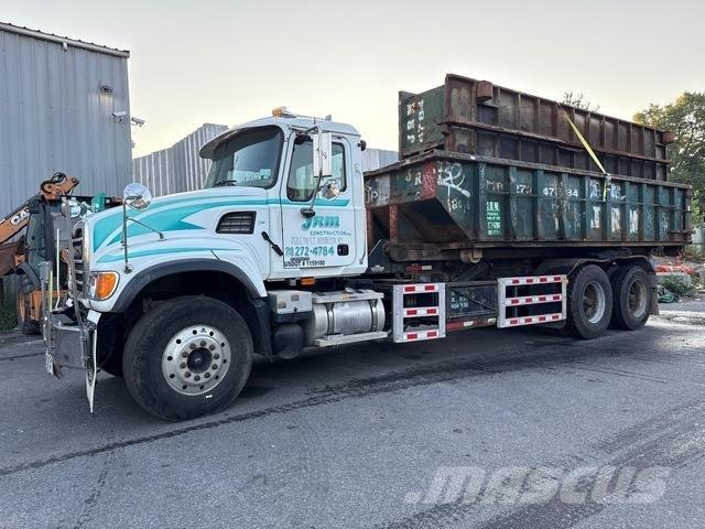 Mack CV713 Bramowce