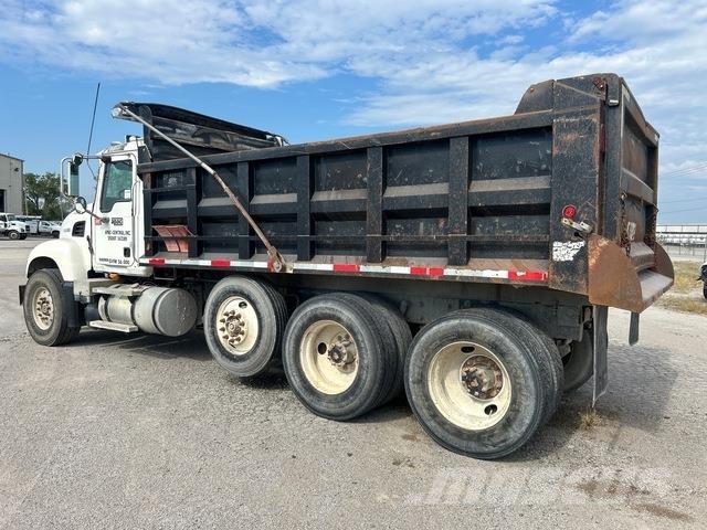 Mack CV713 Wywrotki