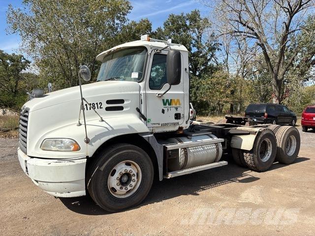 Mack CXN613 Ciągniki siodłowe