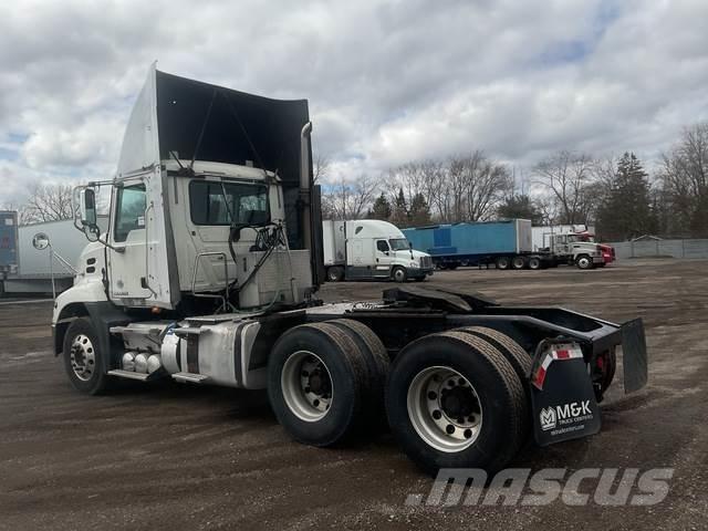 Mack CXU613 Ciągniki siodłowe