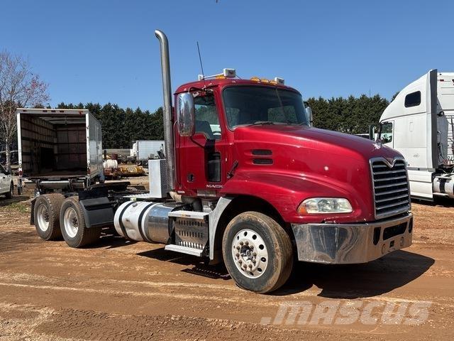 Mack CXU613 Ciągniki siodłowe