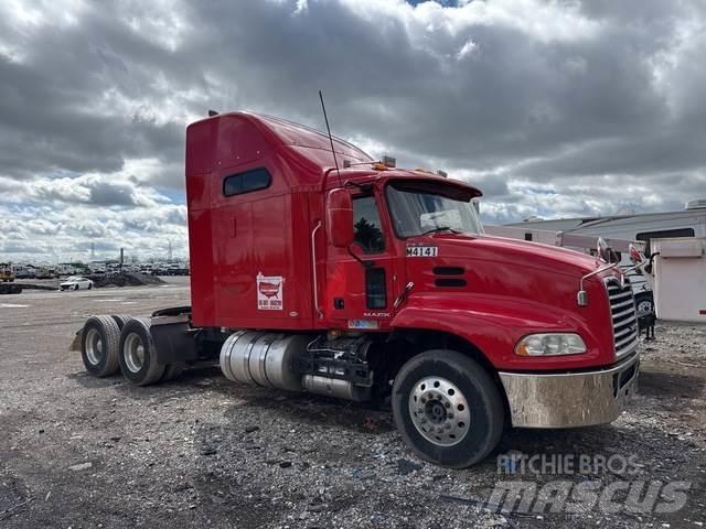 Mack CXU613 Ciągniki siodłowe