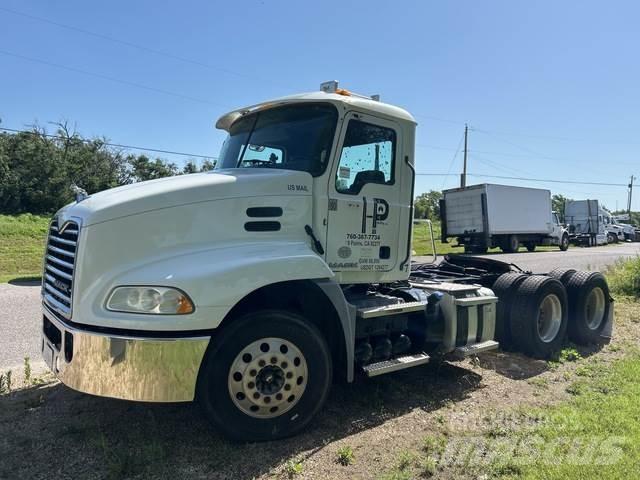Mack CXU613 Ciągniki siodłowe