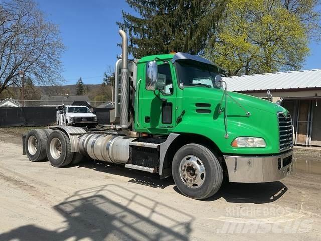 Mack CXU613 Ciągniki siodłowe