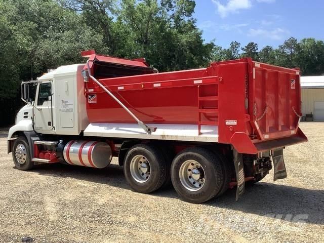 Mack CXU613 Wywrotki