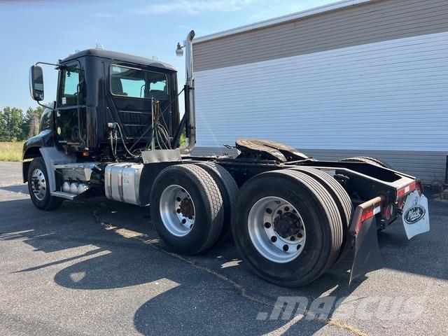 Mack CXU613 Ciągniki siodłowe