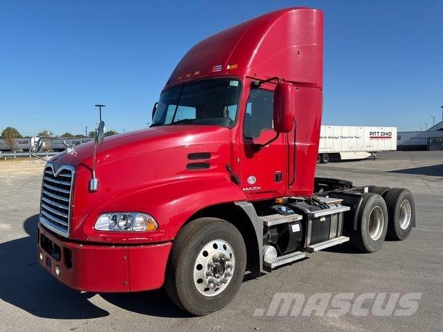 Mack CXU613 Ciągniki siodłowe