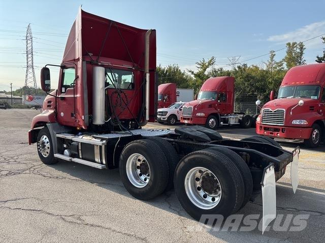 Mack CXU613 Ciągniki siodłowe