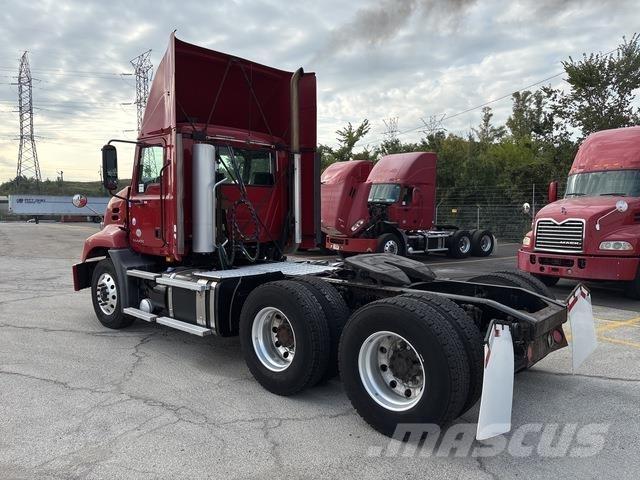 Mack CXU613 Ciągniki siodłowe