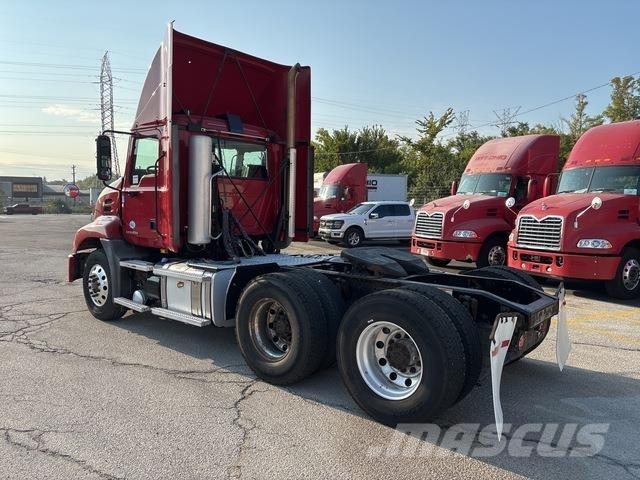 Mack CXU613 Ciągniki siodłowe