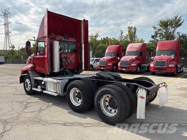 Mack CXU613 Ciągniki siodłowe