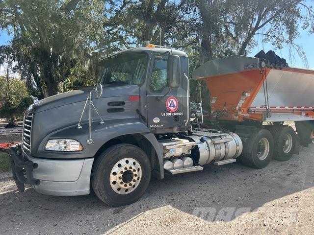 Mack CXU613 Ciągniki siodłowe