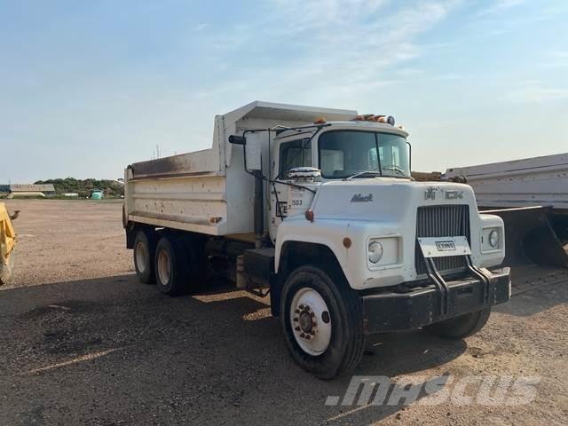 Mack DM686S Wywrotki