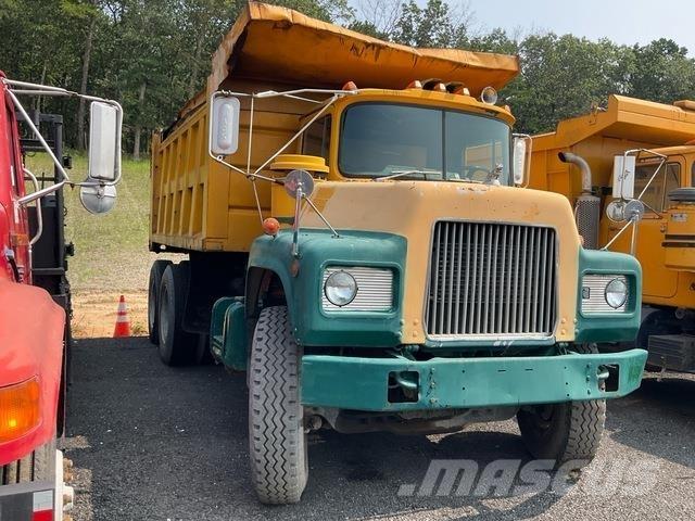 Mack DM686SX Wywrotki