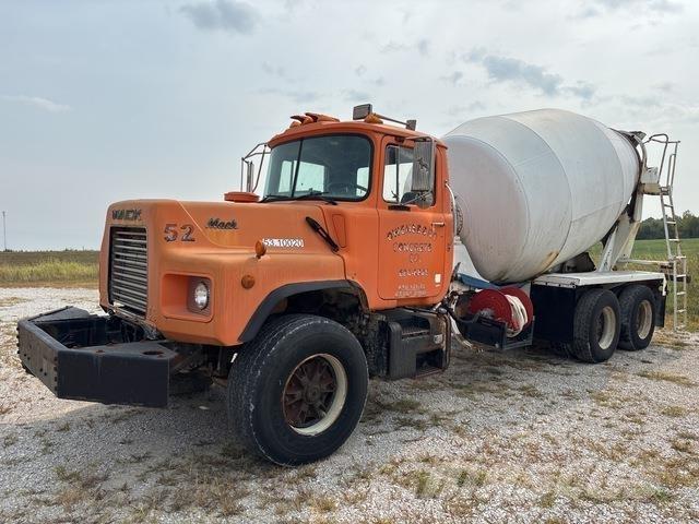Mack DM690 Polewaczki