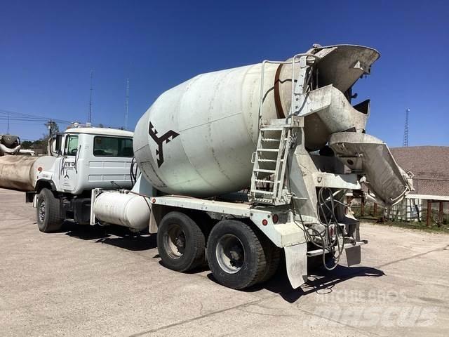 Mack DM690S Inne