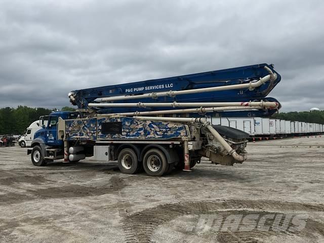 Mack GR64B Samojezdne pompy do betonu