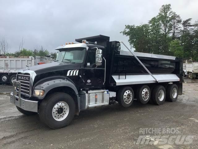 Mack GR64F Wywrotki
