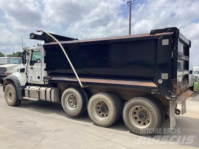 Mack GR64F Wywrotki