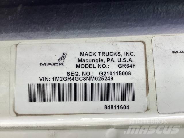 Mack GR64F Wywrotki