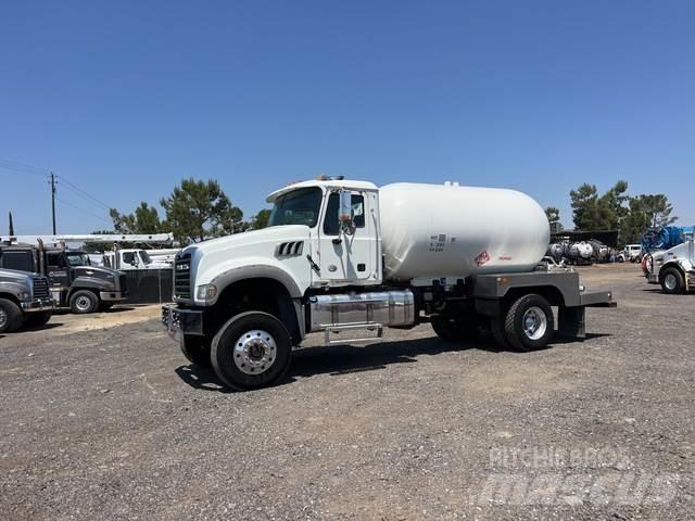 Mack GU432 Cysterna