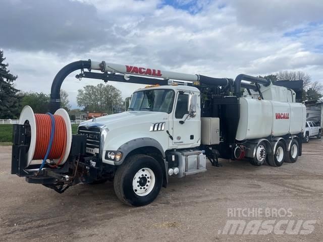 Mack GU713 Koparki gąsienicowe