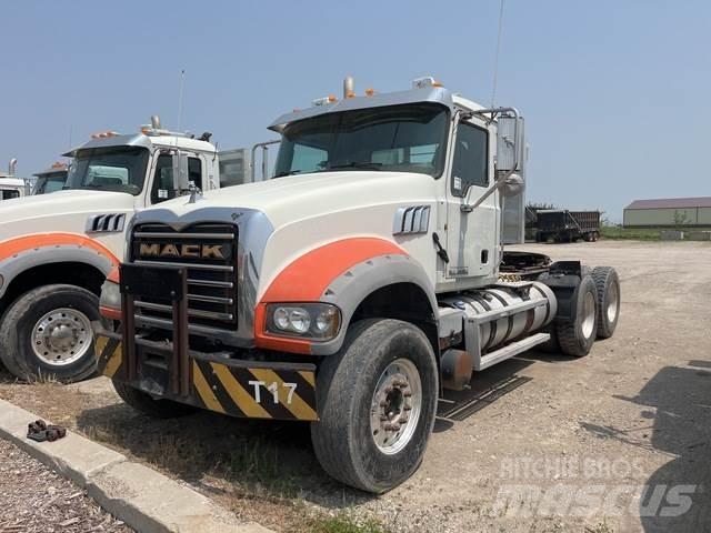 Mack GU713 Ciągniki siodłowe