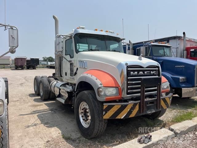Mack GU713 Ciągniki siodłowe
