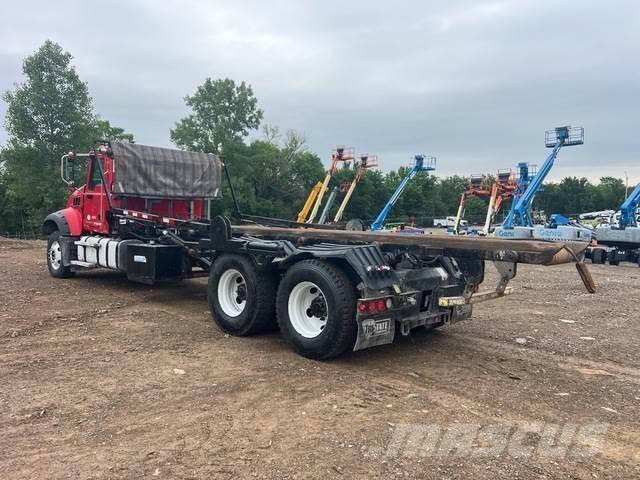 Mack GU713 Bramowce