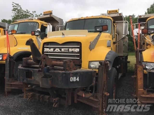 Mack GU713 Lemiesze i pługi śnieżne