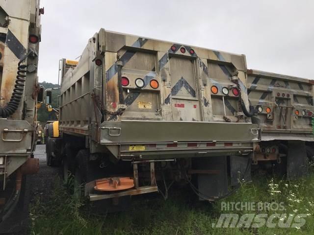 Mack GU713 Lemiesze i pługi śnieżne