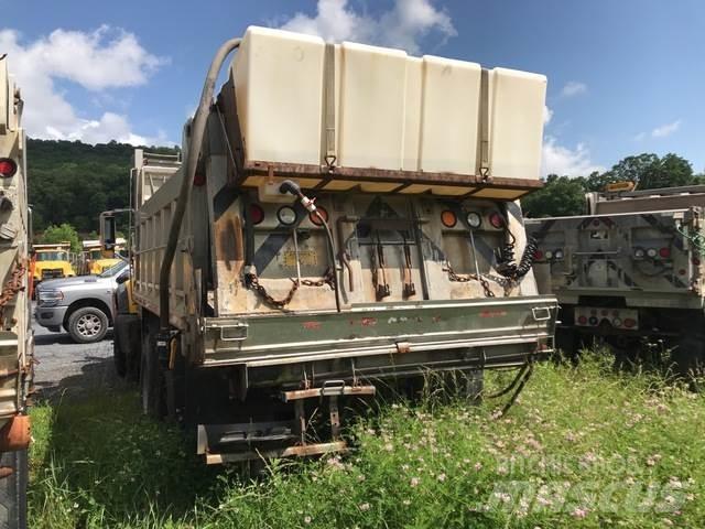 Mack GU713 Lemiesze i pługi śnieżne