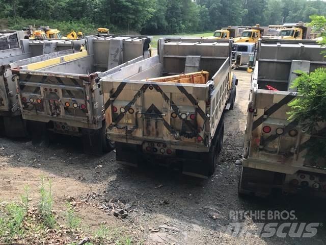 Mack GU713 Lemiesze i pługi śnieżne