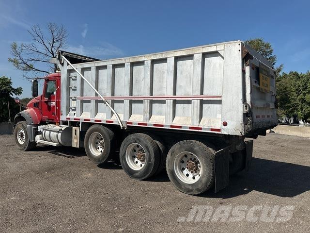 Mack GU713 Wywrotki