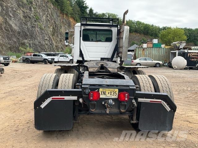 Mack GU713 Ciągniki siodłowe