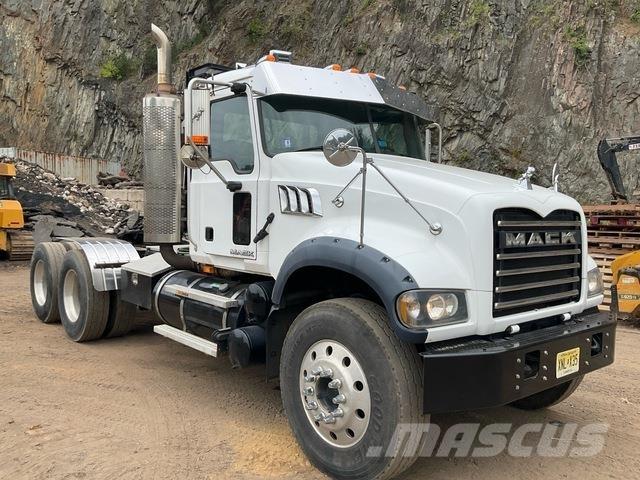 Mack GU713 Ciągniki siodłowe