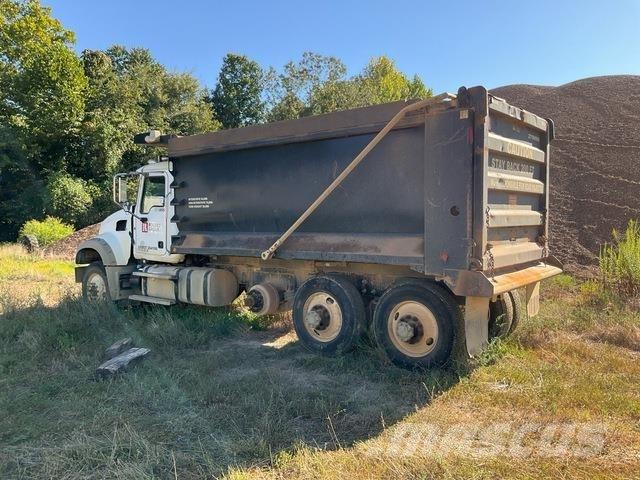 Mack GU713 Wywrotki