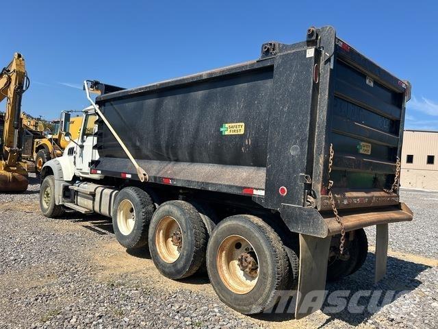 Mack GU713 Wywrotki