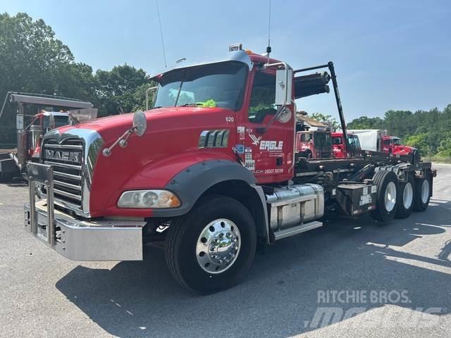 Mack GU813 Bramowce