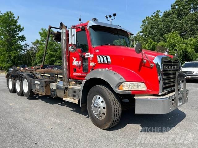 Mack GU813 Bramowce
