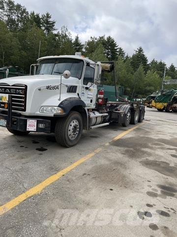 Mack GU813 Bramowce